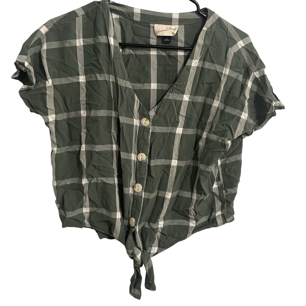 NWOT universal tread shirt